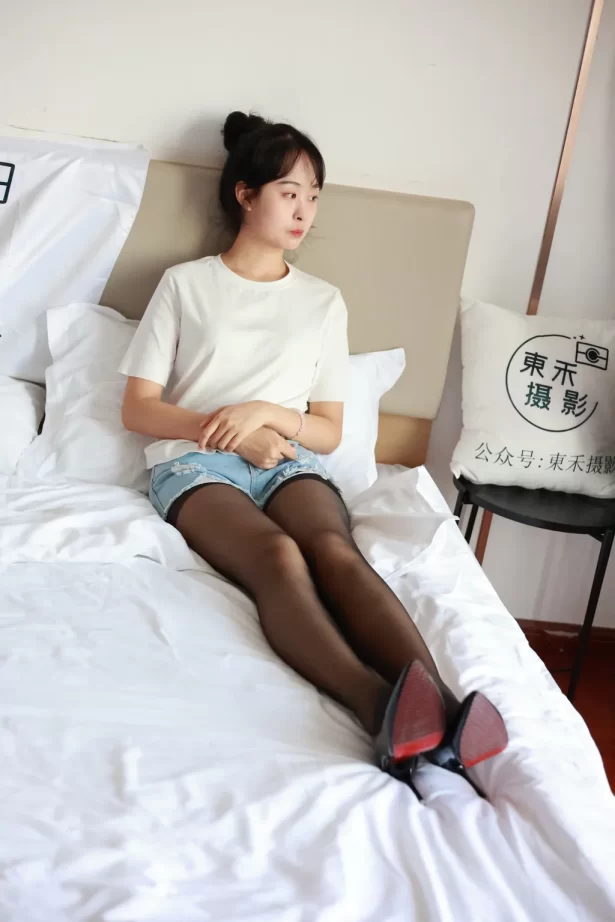 三禾摄影 NO.012 牛仔热裤 高跟 长丝[208P/1.26GB]