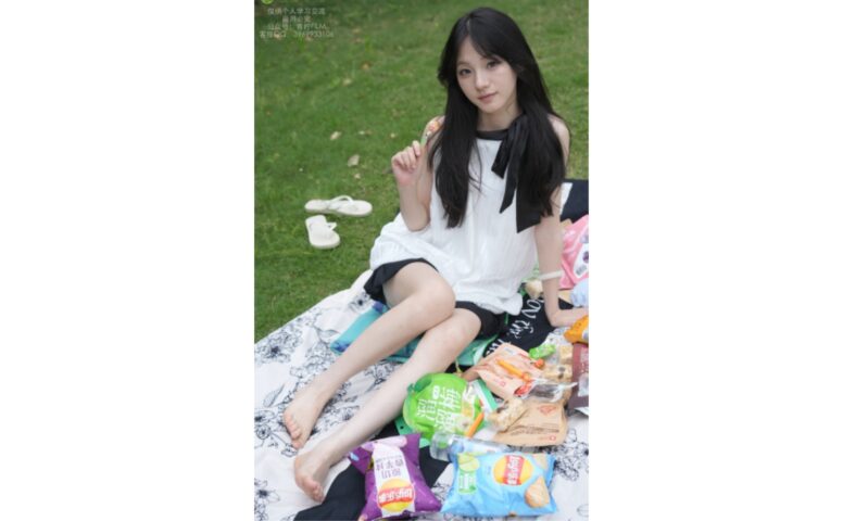 青柠映画 005期 阿慌 草坪露营 [128P/2V/6.2G]