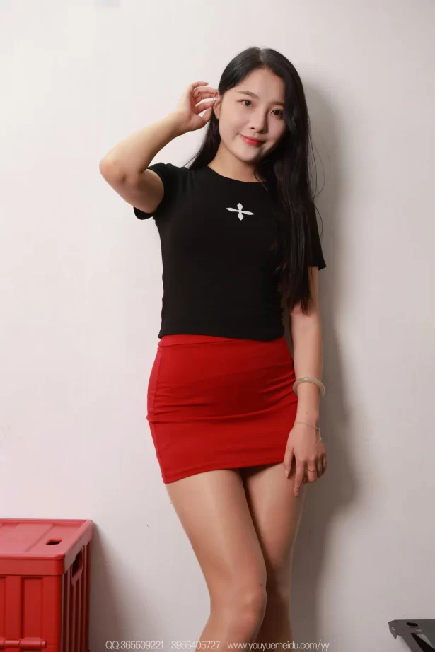 [IESS异思趣向] 2025.10.13 丝享家2183：婉萍《红辣椒》[90P/75MB]