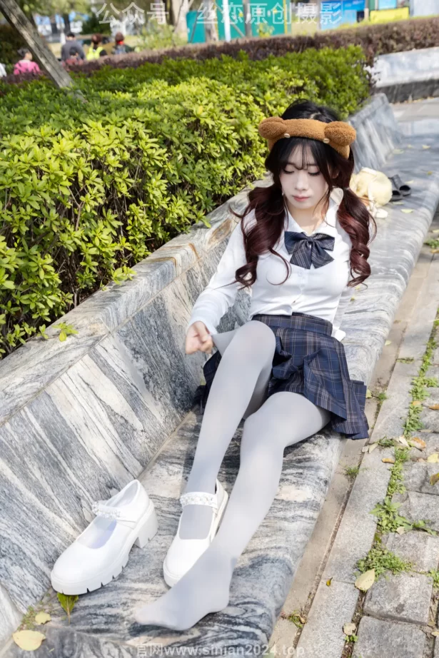 丝恋摄影 NO.009 小梦-白色衬衫 碎花短裙 灰色丝袜 白色玛丽珍[283P/1V/3.19GB]