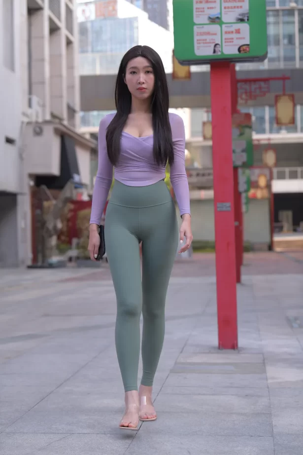 精选街拍作品 NO.6453 一始街拍作品 – 绿色瑜伽裤镁钕[1055P/1.40GB]