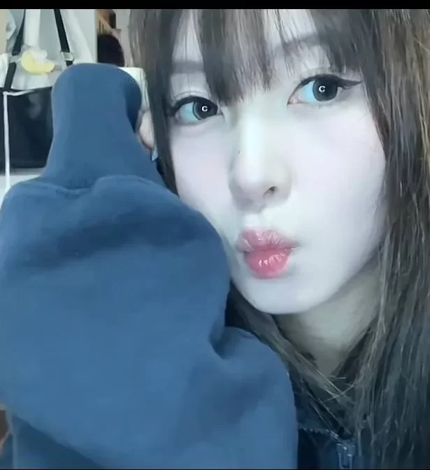 脚模面试脸足同框套路系列-218 普通女生 [5V/17M]