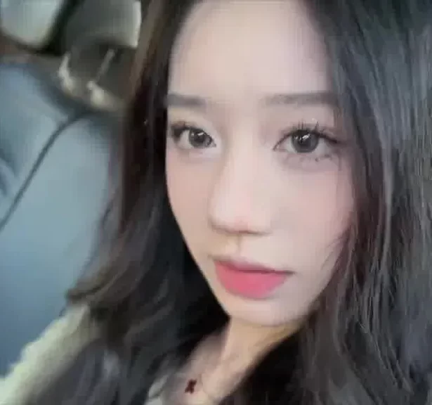 脚模面试脸足同框套路系列-211 黑色指甲 [12V/21M]