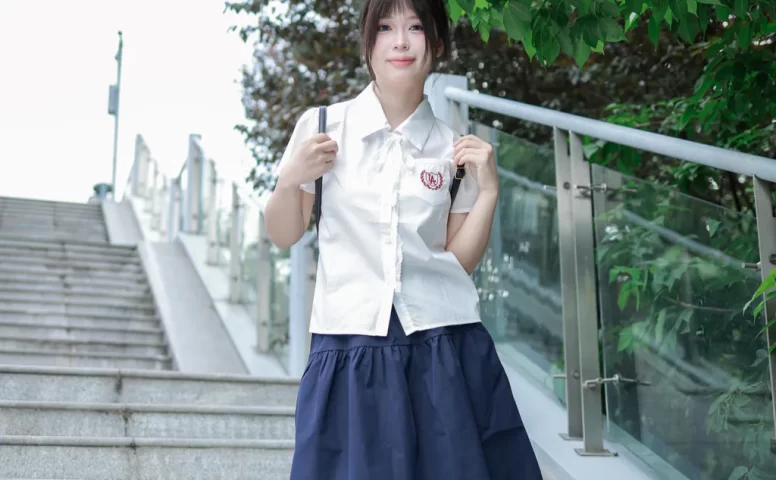 丝恋摄影 NO.016 泡芙-白色衬衫 jk短裙 肉色薄丝 白色帆布鞋[290P/1V/5.18GB]