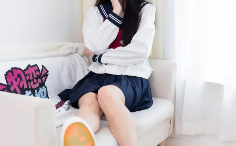 勿恋传媒 NO.2535 茯苓-帆布鞋、纯白棉袜、裸足[160P/1V/3.96GB]