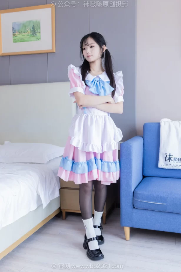 [BoBoSocks袜啵啵]NO.639 甜甜圈-皮鞋、两双白棉袜、薄黑丝、钕仆装[158P/1V/6.38GB]