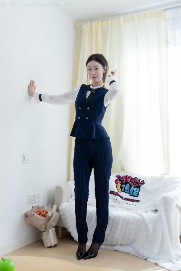 勿恋传媒 NO.2578 水密桃-高跟鞋、薄黑丝、银行至服、裤里丝[157P/1V/4.09GB]