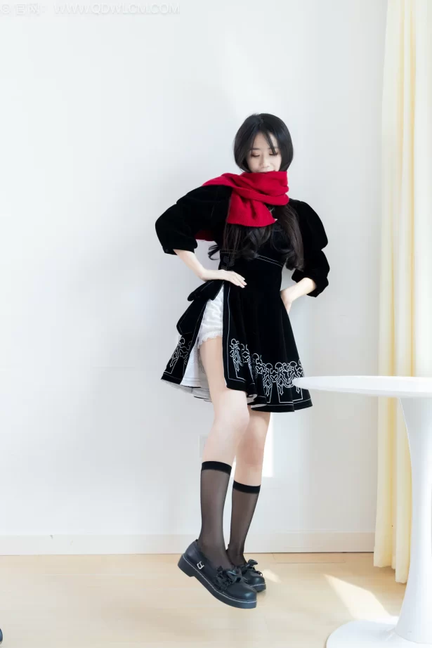 勿恋传媒 NO.2577 菜菜-皮鞋、小腿薄黑丝、裸足[305P/1V/6.35GB]