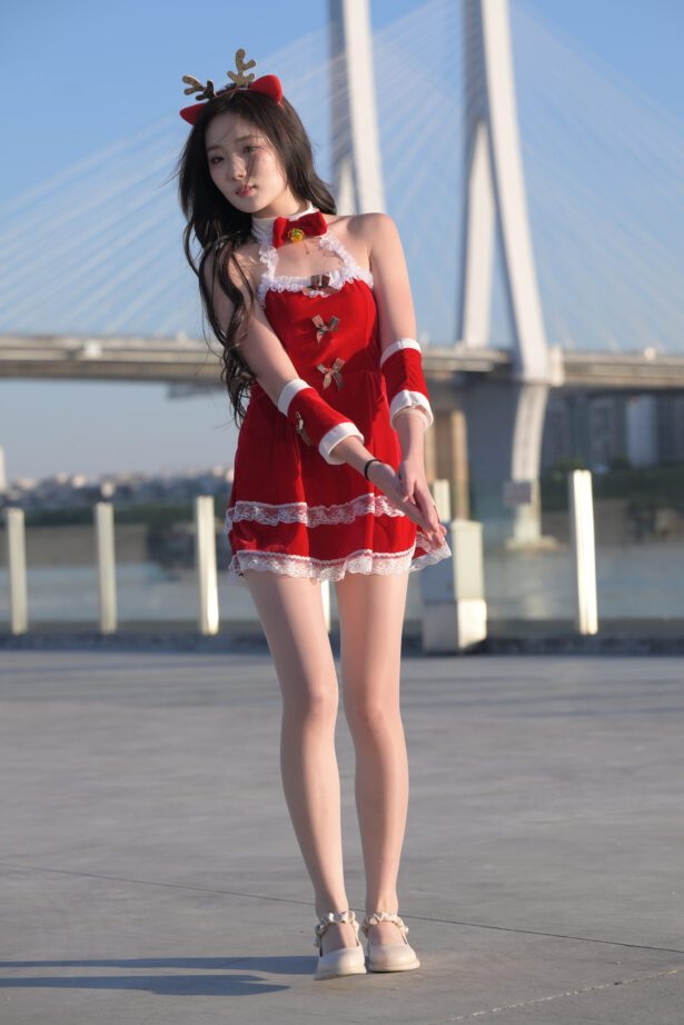 魔镜街拍原版圣诞美眉[1644P/8V/38G]