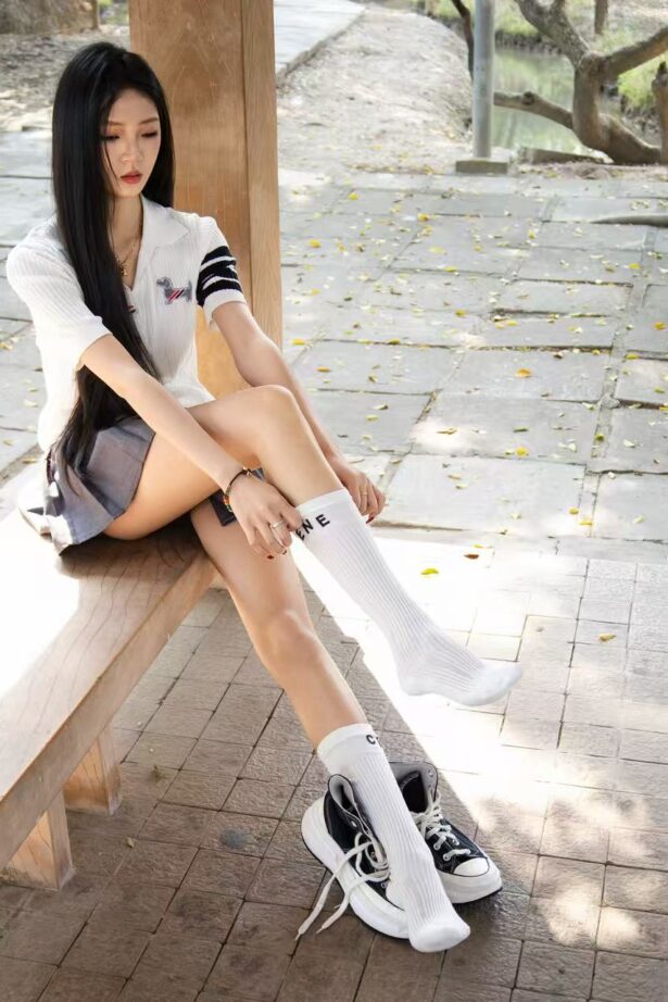 AI足愉心105（附赠250张AI图片）[115P/2V/11.29GB]