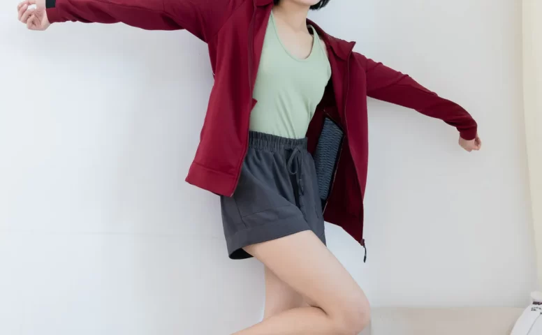 勿恋传媒 NO.2572 小爱-板鞋、白棉袜、裸足[151P/1V/3.69GB]