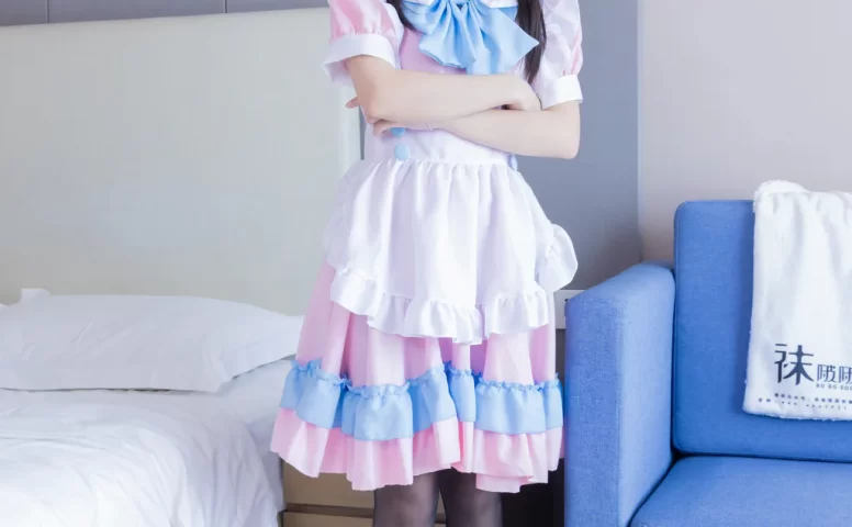 [BoBoSocks袜啵啵]NO.639 甜甜圈-皮鞋、两双白棉袜、薄黑丝、钕仆装[158P/1V/6.38GB]