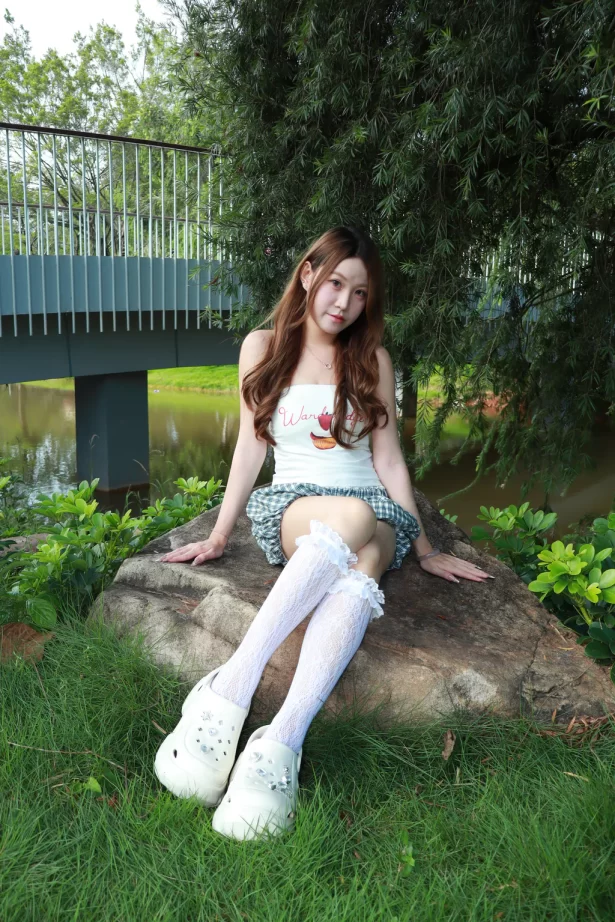 个人约拍 – 011号作品 洞洞鞋船袜[346P/54V/5.89GB]