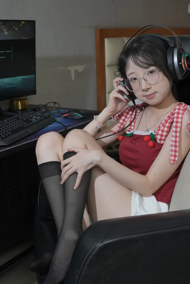 青柠映画 NO.089 白鱼 电竞白袜黑丝[108P/233MB]