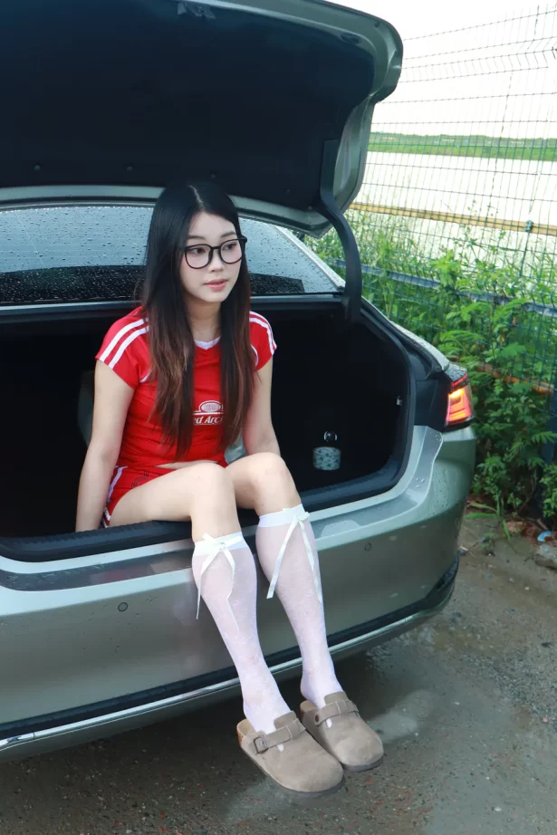 约拍系列 015号作品 车拍03年小妹[350P/43V/5.85GB]