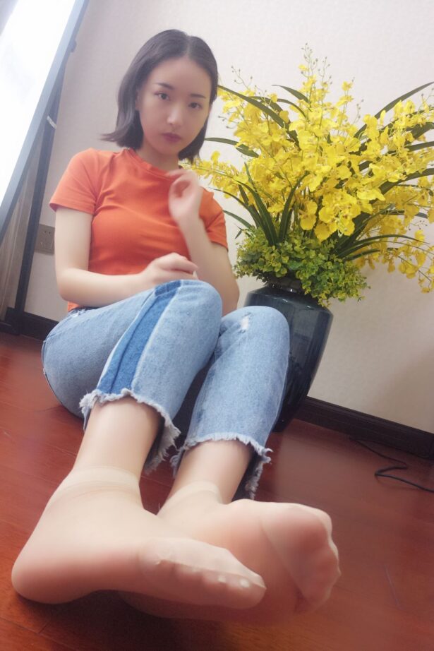 蕾蕾短丝 No.43 [63P/136MB]