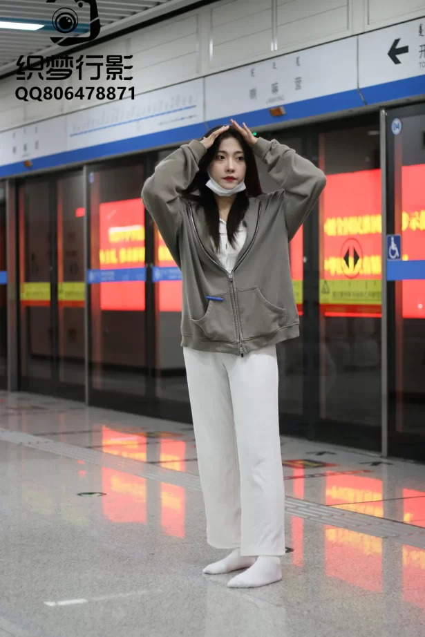 织梦映像 135 地铁随行完整版[361P/3V/10.2G]