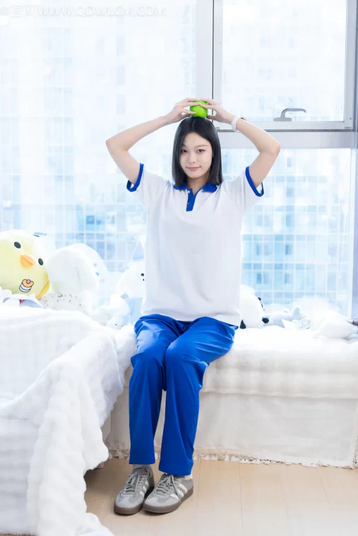 勿恋传媒 NO.2625 紫苏-板鞋、白棉袜、裸足[152P/1V/3.94GB]