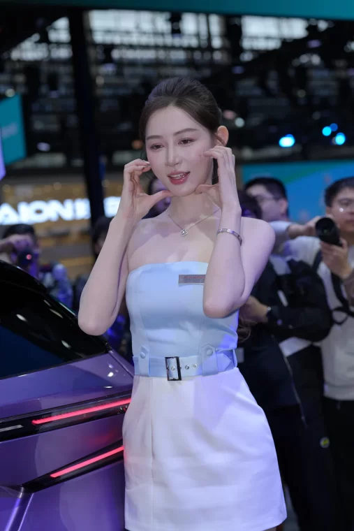 精选街拍作品 NO.6697 气质白色短裙[77P/55MB]