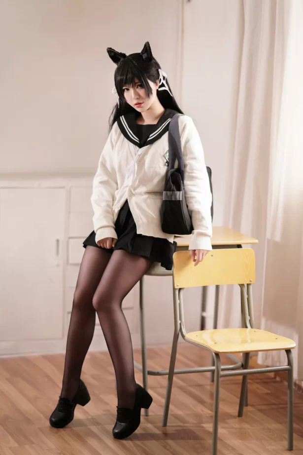 半半子 – 爱宕 学园幻想曲[25P/296MB]]