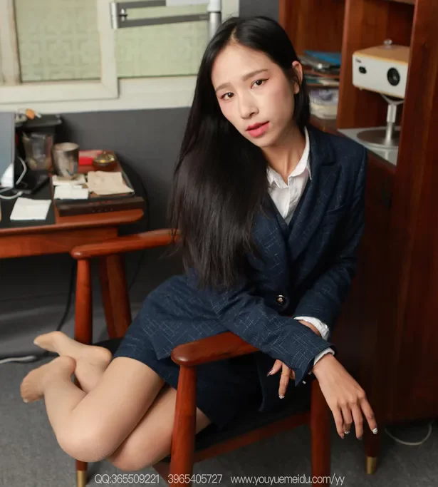 [IESS异思趣向] 2026.02.17 丝享家2267：美子《肉丝领导（下）》[84P/220MB]