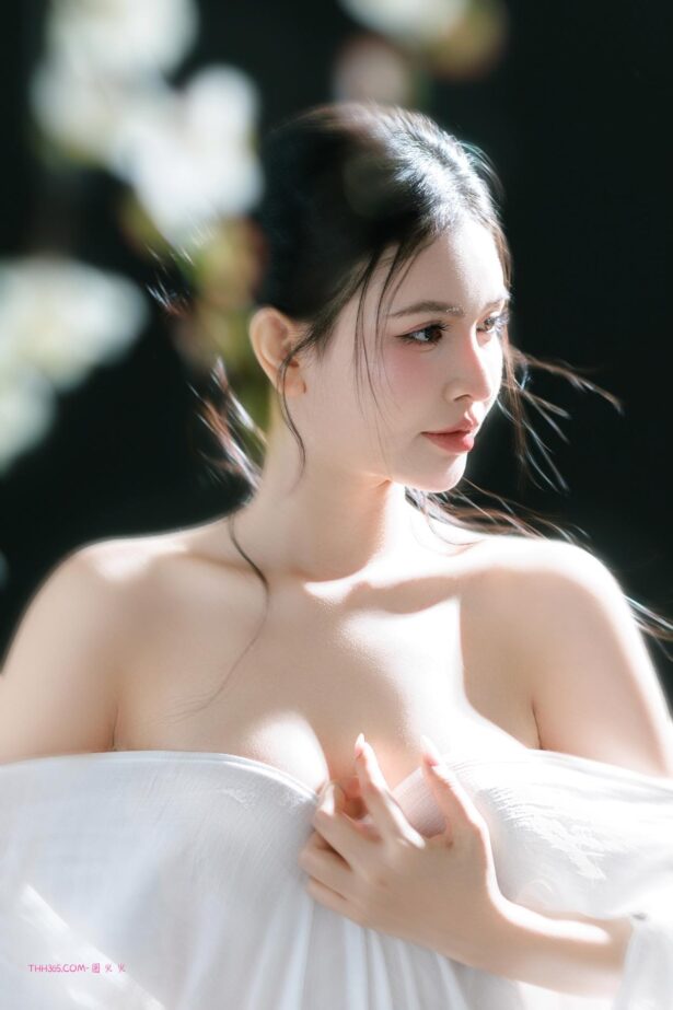 这件衣服的纯欲风依然还是很能打。