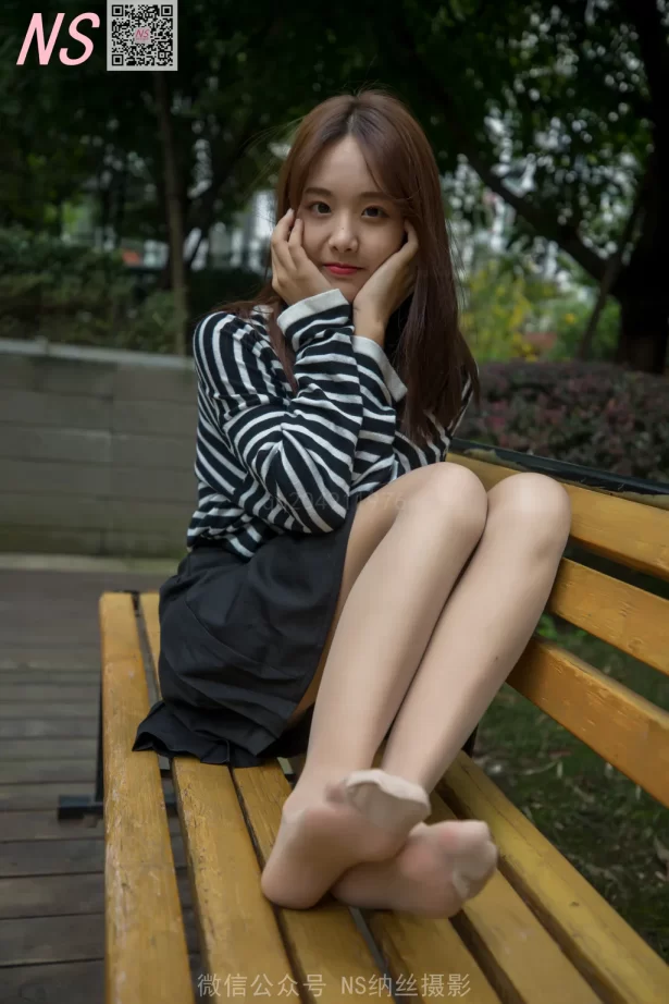 [纳丝摄影]0007 小表妹丝袜没穿好[64P/1V/972MB]