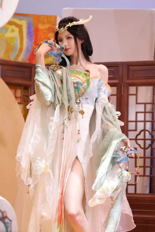 精选街拍作品 NO.6857 甜美可爱琳园长[1144P/1.26GB]