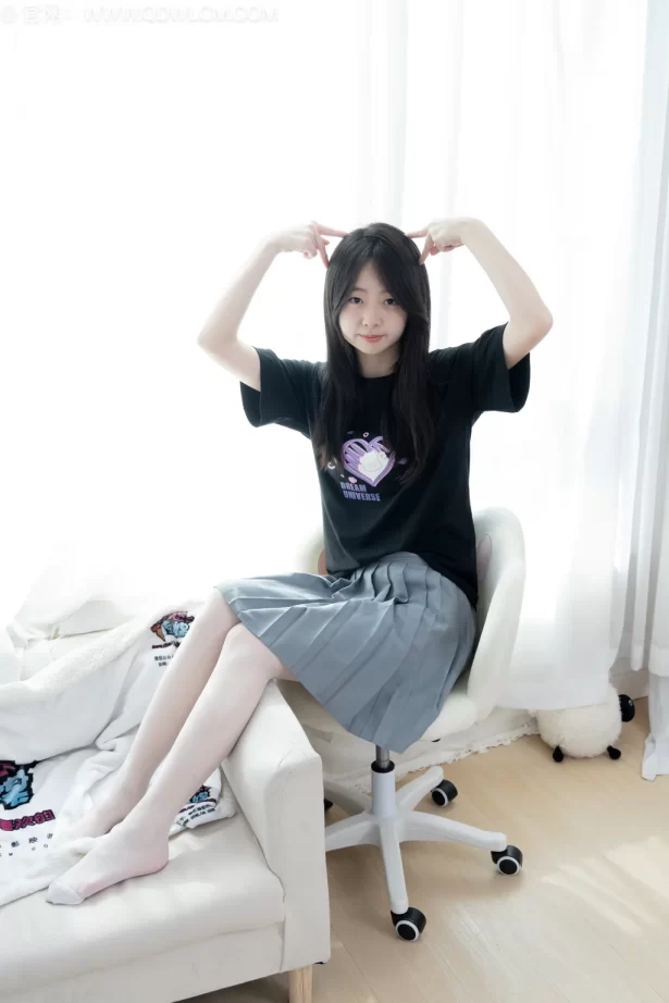 勿恋传媒 NO.2707 萌萌-板鞋、纯白棉袜、薄白丝[190P/1V/5.76GB]