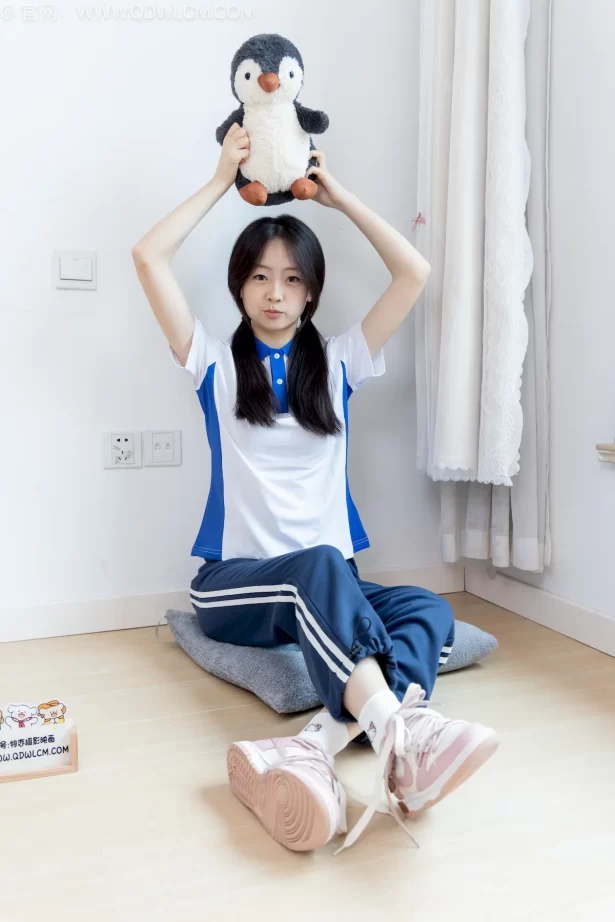 勿恋传媒 NO.2735 萌萌-白棉袜、裸足、校服[155P/1V/3.75GB]