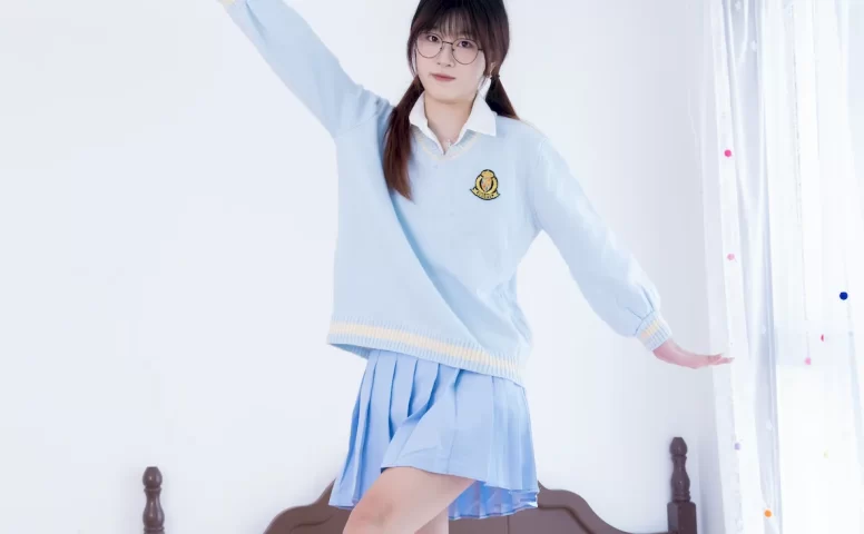 勿恋传媒 NO.2737 雪芽-板鞋、白棉袜、裸足、jk至服[155P/1V/3.44GB]