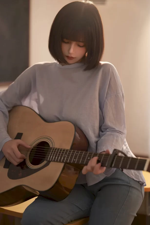 小仓千代w NO.155 – 吉他少女[20P/125MB]