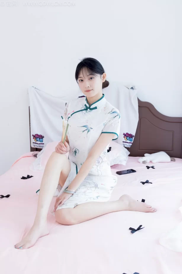 勿恋传媒 NO.2761 山奈-高跟凉鞋、薄肉丝、裸足、旗袍[150P/1V/5.64GB]
