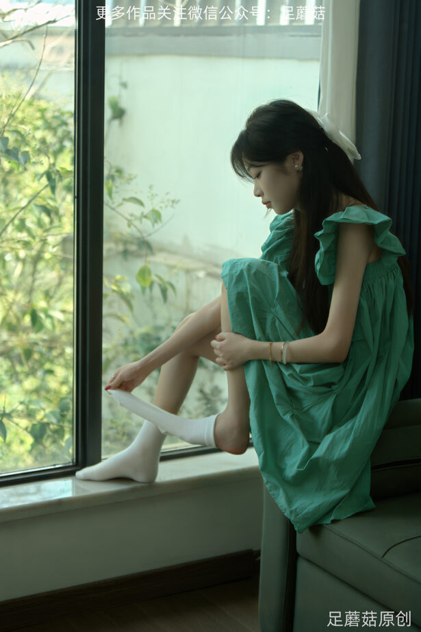 [足蘑菇] 第44期-饼饼-目不转睛看着你 [100P/533MB]