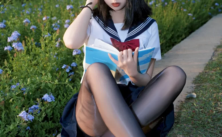 七只红豆 NO.001 – 蓝花JK[39P/495MB]