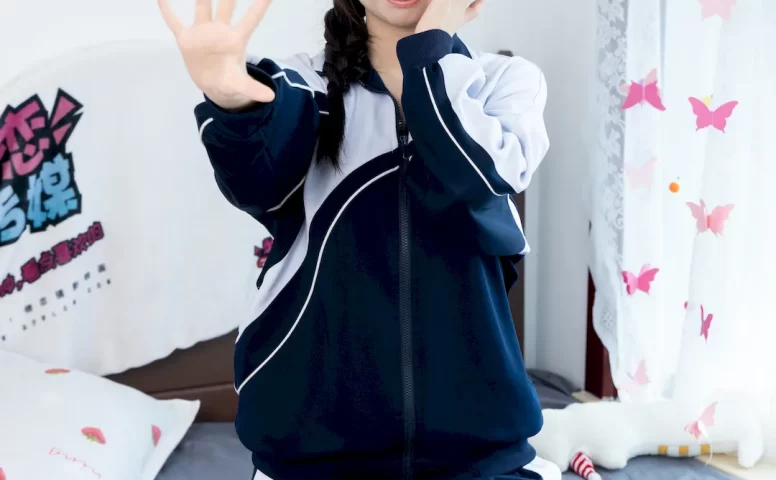 勿恋传媒 NO.2791 萌萌-板鞋、白棉袜、薄肉丝、校服裤里丝[151P/1V/3.91GB]