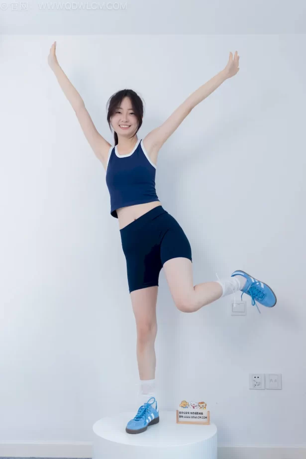 勿恋传媒 NO.2822 萌萌-帆布鞋、纯白棉袜、裸足[150P/1V/3.10GB]